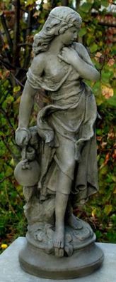 Casa Padrino Jugendstil Gartendeko Skulptur / Statue Mädchen mit einem kleinen Krug G