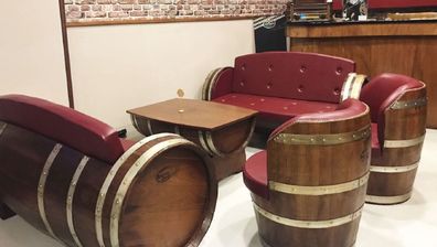 Casa Padrino Luxus Fass Möbel Set Bordeauxrot / Braun / Silber - 2 Sofas & 2 Sessel