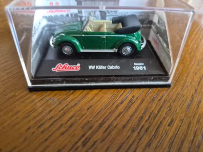 Schuco VW Käfer Cabrio Baujahr 1961 Modellauto in Vitrine Sammlermodell