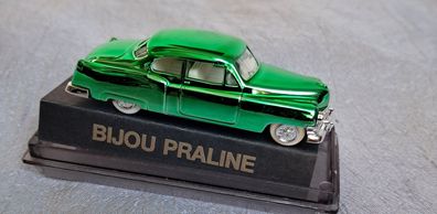 1954 er Cadillac als Pin Modell von der Firma Praline im Maßstab 1:87 grümetallic