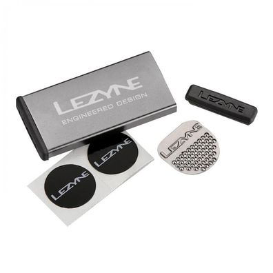 Lezyne Reparaturset METAL Kit Alu 6 Schlauchflicken 1 Anrauher seitliche ßffnung hell