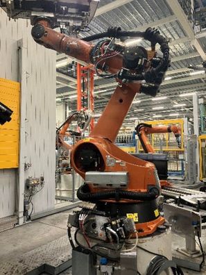 Roboter KUKA KR 240 L210-2 2000 Seriennummer 910437 Industrieroboter