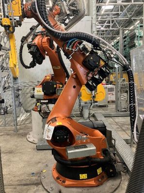 Roboter KUKA KR 240-2 2000 Seriennummer 910452 Industrieroboter
