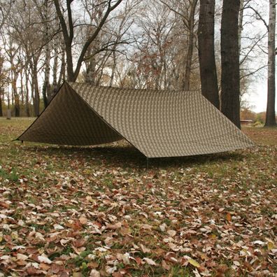 Hideaway Outfitters Hideaway UV Tarp 4 x 4 Camo mit thermischer Isolierung recy
