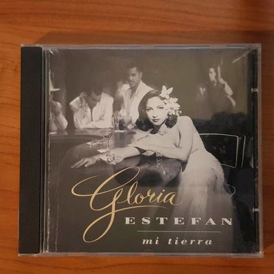 GLORIA Estefan mi tierra VG/VG+ (CD Album, Pop, Epic)