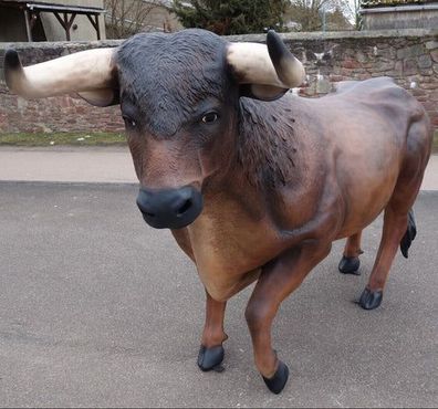 XXL Stier lebensgross 250 cm Gartenfigur Cudek Garten Deko Figur Gartendeko