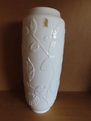 Vase rund weiß mit Blattrelief ca. 31,5 cm H Kaiser
