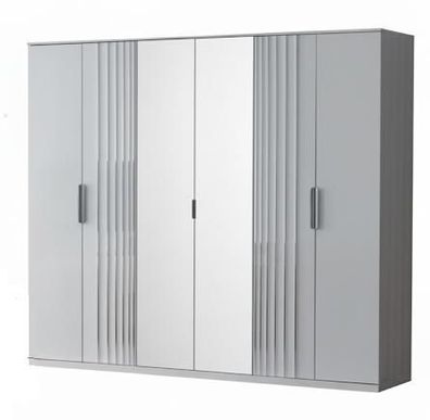 Moderner Kleiderschrank mit viel Stauraum und stilvollem Design