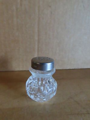 mini Pfeffer- oder Salzstreuer Glas mit silberfarbenem Deckel ca. 4cm H