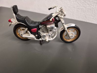 Maisto Yamaha Virago 1:18 Motorrad Chopper Cruiser Diecast Metallmodell