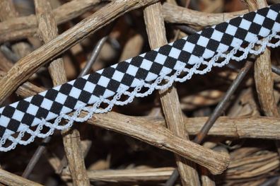 Schrägband Grafik mit Häkelborte 3 weiß
