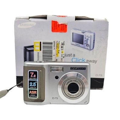 Samsung D75 Digitalkamera Kamera 7,2 Megapixel Silber Defekt
