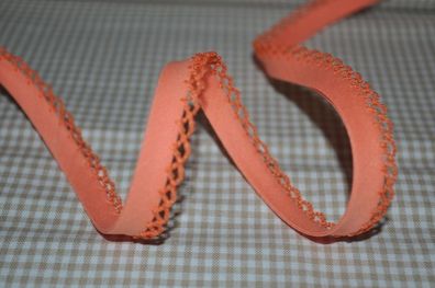 Schrägband uni mit Häkelborte lachs