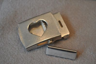 Gürtelschnalle Herz mit Endstück 38mm silber