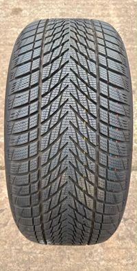 1x Winterreifen 245/40 R19 98V XL Goodyear UltraGrip Performance 3 DOT24 8-8,2mm