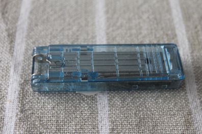 Hefter; tapler Tacker; Mini-Hefter für Standardklammern 24/6; blau transparent