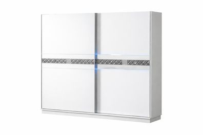 Geräumiger Kleiderschrank mit modernem Design