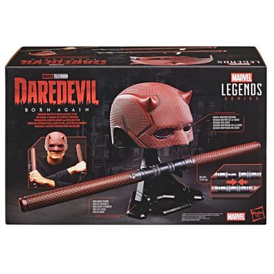 Maske Daredevil Born Again aus der Marvel-Legends-Serie und Billy Club-Replik