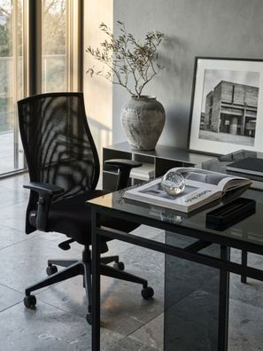 Bürostuhl Schwarz Stoff drehbar mit Armlehne, Polsterung und 120 kg Belastbarkeit