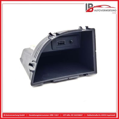 Mittelkonsole USB Stecker A4478200087 Mercedes VITO KASTEN W447 109 CDI Original
