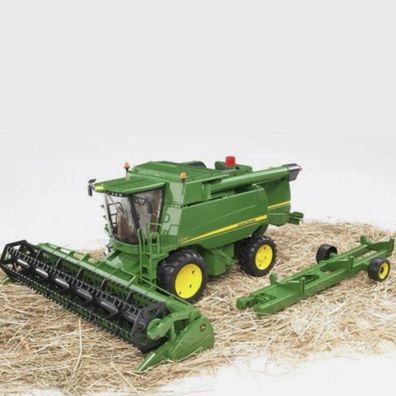 Spielzeug John Deere Mähdrescher T670i 02132 / Bruder