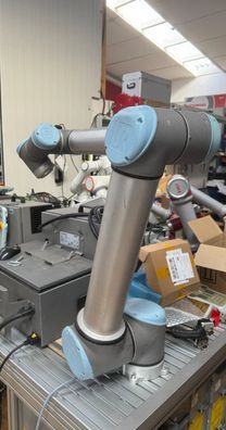 Roboter Universal Robots Cobot UR10 komplett