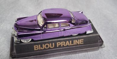 1954 er Cadillac violett, als Pin Modell von der Firma Praline im Maßstab 1:87