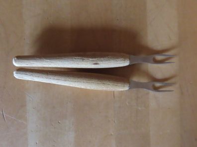 Serviergabeln kleine Gabeln mit hellem braunem Holzgriff ca. 15,5cm L 2St