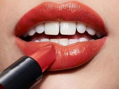 AVON Ultra Creamy Lippenstift 26 C Coral Fever