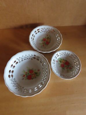 kleine Schalen 3 Porzellanschalen Blumenmotiv verschieden groß von ca. 9,5-13 cm Ø