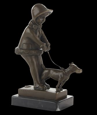 Bronzeskulptur junges Mädchen mit Hund an der Leine auf Marmorsockel, Höhe 21,3 cm