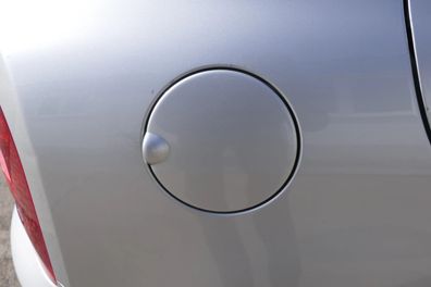 Skoda Fabia 6Y2 Limousine Tankdeckel Deckel Tank grau silber LF7T Schrägheck