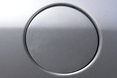 Skoda Octavia 1U Combi Tankdeckel Deckel Tank Tankverschluß silber 9102 LF7T