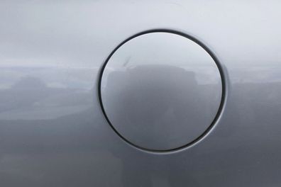 Skoda Octavia 1U Combi Tankdeckel Deckel Tank Tankverschluß silber grau LF7U