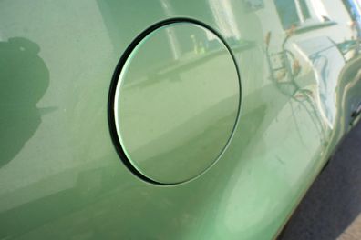 VW Golf 4 Limousine Tankdeckel Deckel Tank Tankverschluß Grün LA6P