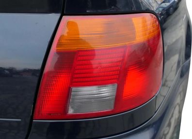 Audi A4 B5 Limousine hinten rechts Rückleuchte original Rücklicht 8D0945112A