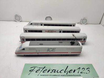 Märklin / AC / H0 BR402 016-0 Triebzug des InterCity Express ICE 2 / 4 - Teilig mit