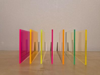 PLEXIGLAS® / Acrylglas Reste fluoreszierend - Größe mindestens 150 x 200mm 2 kg