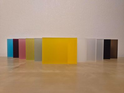 PLEXIGLAS® / Acrylglas Reste satiniert - mindestens 150 x 200mm - Menge 2 kg