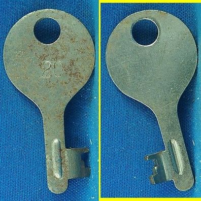 alter Flachschlüssel für Spardose / Sparschwein ca. 43 mm Schliessung 20