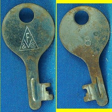 alter Flachschlüssel für Spardose / Sparschwein ca. 43 mm Schliessung 8