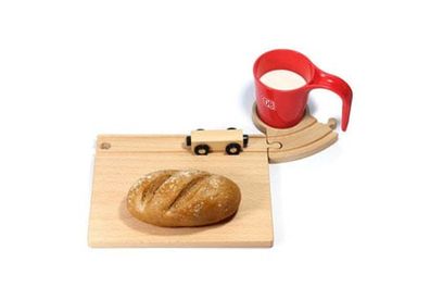 Eisenbahn Frühstücksset mit roter " eutsche Bahn" Tasse