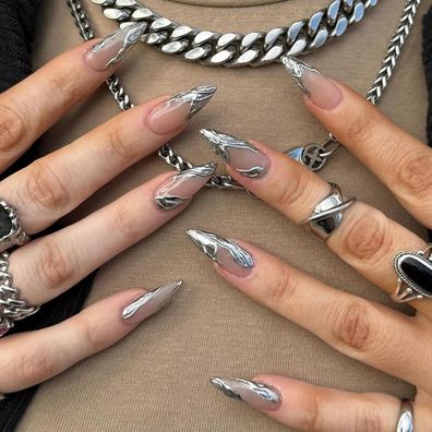 24 Stück Künstliche Mandel Nägel Glänzend 3D Silber French Tips Frauen Nail Art