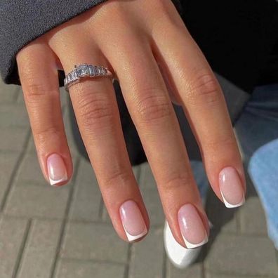 24 Stück Glossy Eckig Kurz Weiß French Press on Nägel Künstliche Fake Nails