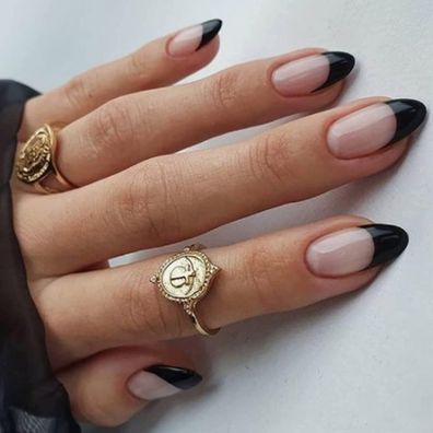 24 Stück Schwarze Mandel Nägel Kurz Acryl Fingernägel Press on Nails