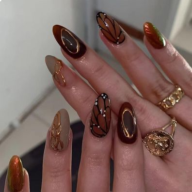 24 Stück Herbst Almond Press-On Falsche Nägel Schmetterling Streifen Design
