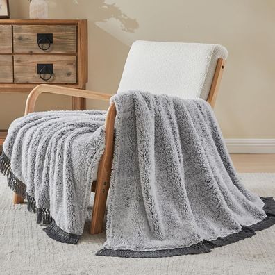 EMME Sherpa Decke 230x270 cm Grau - Flauschige, warme Wohndecke mit Quasten im