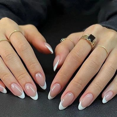 24 Stück French Press on Nails Weiß Oval Glänzend Künstliche Nägel für Frauen