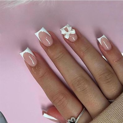 MouyouGlow Kurz French Press on Nails Beige Rosa Weiß mit 3D Schleife - Acryl