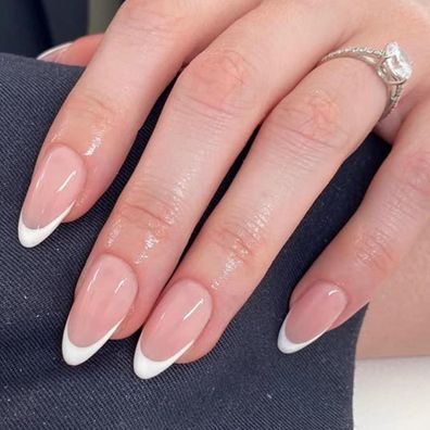 LunarCharm 24 Stück Mandel Press-on Nägel kurz, French-Tip Acrylnägel rosa